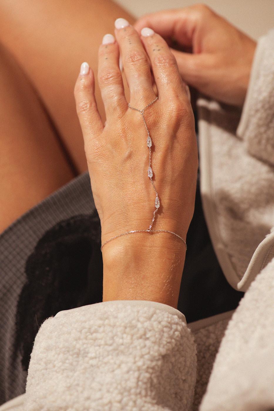 Bobby Rose Luxe Jazzy Silver Handbracelet