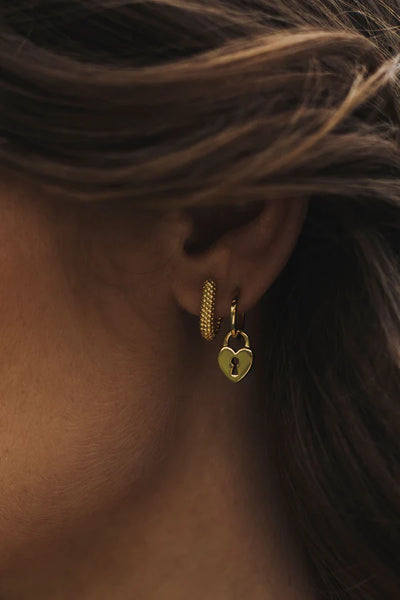 The Spice Of Life Beaded Oval Hugging Hoop Oorbel Zilver