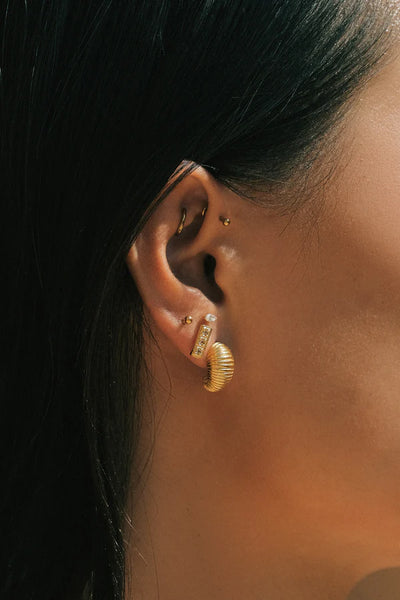 The Spice Of Life Carbon Bar Stud Oorbel Goud