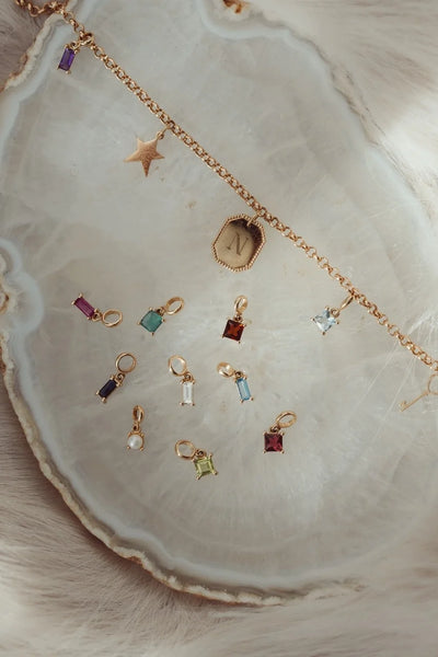 Just Franky Geboortesteen Bedel Vierkant Februari Goud