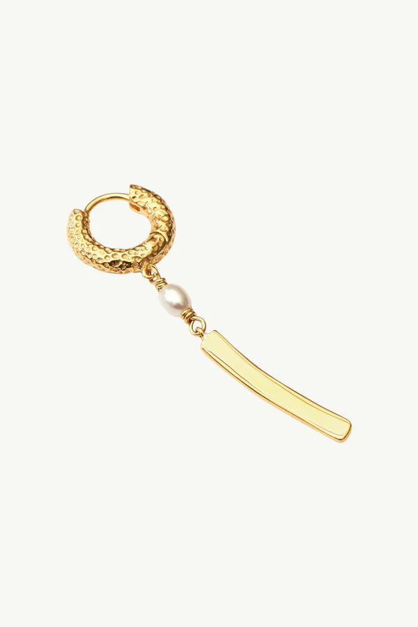 The Spice Of Life Hammered Pearl Bar Hoop Oorbel Goud