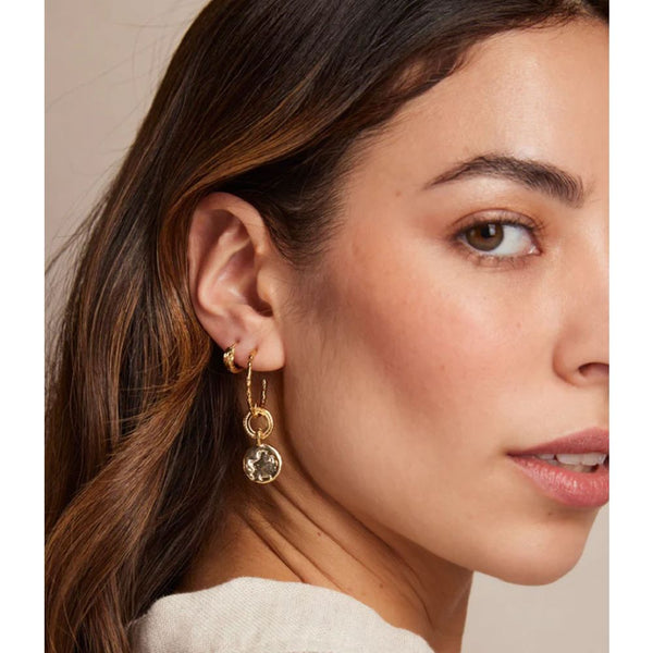 Trendjuwelier Bemelmans - Orelia Molten Coin Hoop Drop Earring Pale Gold