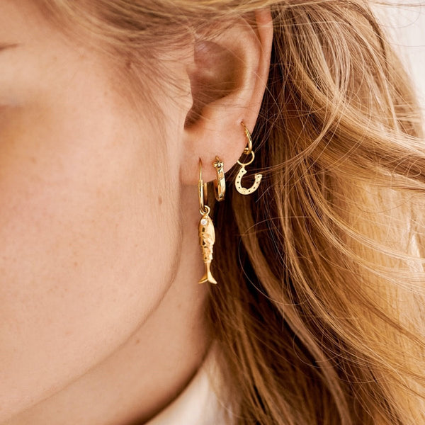 Anna+Nina Horseshoe Earring Charm Goldplated | Trendjuwelier Bemelmans.
