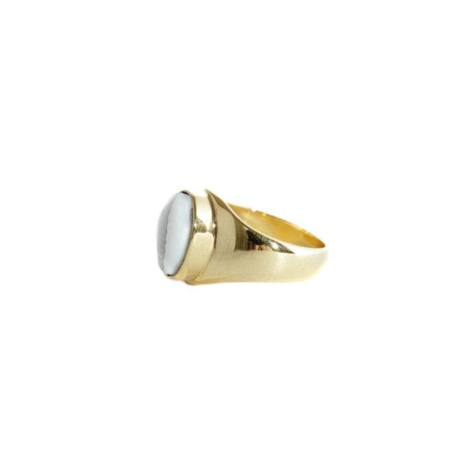 Mimi et Toi Shell Cowrie Ring Gold | Trendjuwelier Bemelmans.