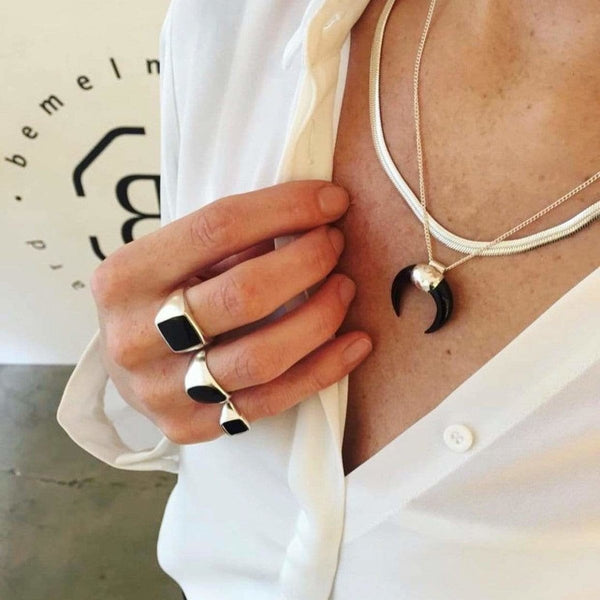 Mimi et Toi Square Resin Black Large Ring Silver | Trendjuwelier Bemelmans.